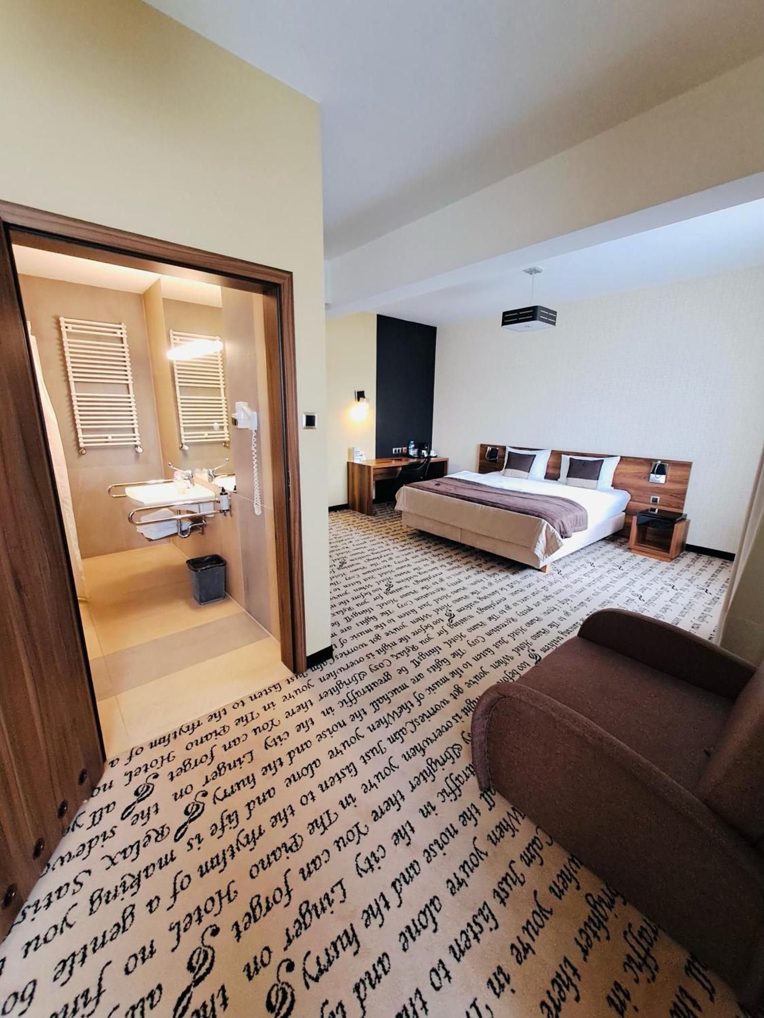 Hotel Piano Λούμπλιν Εξωτερικό φωτογραφία